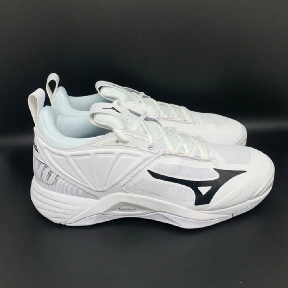 Mizuno Wave Momentum 2 Women's Volleyball Shoes Size 9.5 Brand New w/out Box